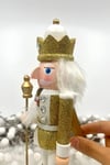 25 Cm Mızraklı Fındıkkıran Gold Beyaz Renkli Kurşun Asker Simli Nutcracker Yılbaşı Yeni Yıl Dekoru