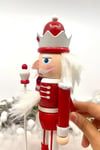 25 Cm Mızraklı Fındıkkıran Kırmızı Beyaz Renkli Kurşun Asker Nutcracker Yılbaşı Yeni Yıl Dekoru