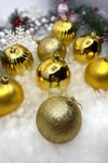 8li Gold Rengi Cici Top 8 Cm Simli Mat Parlak Kabartmalı Altın Sarısı Yılbaşı Çam Ağacı Süsü