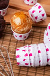 Beyaz 50li Kek Kalıbı Pembe Kalp Baskılı Fırında Dağılmayan 7x3.5 cm Muffin Cupcake Stand Kapsül