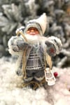 Dans Eden Müzikli Işıklı Noel Baba 30 cm Beyaz Gümüş Kış Temalı Gaz Lambalı Yılbaşı Yeni Yıl Dekoru