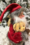 Dans Eden Müzikli Noel Baba 30 cm Kırmızı Kıyafetli Ayıcık Ve Torba Detaylı Yılbaşı Yeni Yıl Dekoru