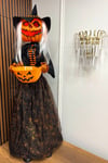 Dev Boy 140 cm Sağa Sola Dönen Şarkı Söyleyen Işıklı Kabak Cadı Şekerlik Halloween Cadılar Bayramı
