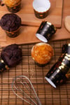 Gold Altın Yaldızlı Siyah 12li Kek Kalıbı Yıldız Konfeti Detaylı Fırında Dağılmayan 6.5x5 Cm Muffin