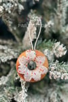 Granül Serpiştirilmiş Donut Yılbaşı Ağacı Süsü 8 Cm Renkli Parıltılı Yeni Yıl Strafor Çam Ağaç Süsü