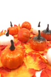 Halloween Partisi Balkabağı Dekoru Turuncu Beyaz Renkli 9 Adet 4.5 cm Cadılar Bayramı Süsleme Süsü