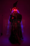 Halloween Partisi Cadı 60 Cm Işıklı Sesli Sese Duyarlı Özel Dokuma Kıyafetli Cadılar Bayramı Dekoru