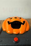 Işıklı Sesli Kabak Şekilli Aniden Örümcek Çıkan Kapı Zili 19x11 cm Halloween Cadılar Bayramı Dekor