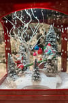 Kar Yağan Hareketli Işıklı Müzikli Fener 40x22 Cm Noel Babalı Kış Temalı Yılbaşı Yeni Yıl Dekor Süsü