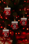 Kırmızı Desenli Eldiven 4 Adet 7 cm Mika Yılbaşı Çam Ağacı Süsü Noel Yeni Yıl Ağaç Dekoratif Parti