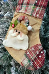 Noel Baba Yılbaşı Peluş Çorap 21x15 cm Hasır Renkli Ekoseli Yeni Yıl Çam Ağacı Asmalık Asılan Süs