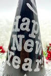 Siyah Renk Yılbaşı Şapkası Karton Happy New Year Baskılı Simli Parlak Püsküllü Büyük Boy Yıldızlı