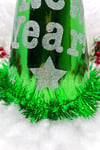 Yeşil Renk Yılbaşı Şapkası Karton Happy New Year Baskılı Simli Parlak Püsküllü Büyük Boy Yıldızlı
