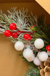 Yılbaşı Kapı Süsü 33x33 Cm Yeni Yıl Karşılama Dekoru Christmas Çelengi Kapı Çiçeği Dekoratif Fiyonk
