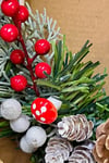 Yılbaşı Kapı Süsü 33x33 Cm Yeni Yıl Karşılama Dekoru Christmas Çelengi Kapı Çiçeği Dekoratif Fiyonk