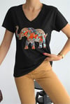 T-ShirtKadın Siyah V Yaka Payetli Fil İşlemeli Yarım Kollu Pamuk T-shirtACLASSICS