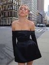Madonna Yaka Uzun Kollu Saten Mini Siyah Elbise