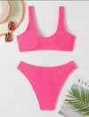 Önü Burgu Detaylı Pembe Bikini Takım