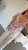 Kesimi Asimetrik Model Payetli Bluz Pembe