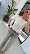 Kısa Kol Bisiklet Yaka Marka Triko Bluz Ekru