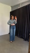 Oval Siyah Kemerli Düz Paça Jean Mavi