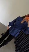 Vatkalı Belden Bağlamalı Tensl Gömlek Lacivert