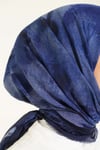 Batik Desenli Soft Eşarp Lacivert