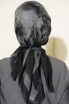Batik Desenli Soft Eşarp Siyah
