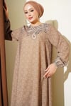 Bilek Lastikli Desen Detaylı Elbise Camel