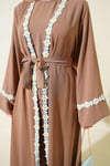 Çiçek Motifli Kuşaklı Abaya Latte