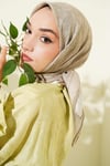 Şerit Çizgili Desenli Eşarp Nefti
