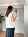 CDBR3862Sofya Ekru Orj Marka Kolları Pilise Detaylı Tshirt 