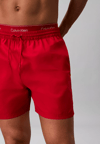 Calvin Klein Calvin Klein Erkek Normal Kesim Hızlı Kuruyan Kumaşlı Kırmızı Deniz Şortu LV00N61023-XU9