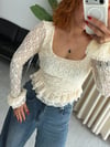 Ekru Kare Yaka Fırfır Detaylı Dantel Bluz