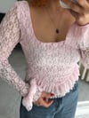 Pembe Kare Yaka Fırfır Detaylı Dantel Bluz