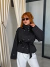 Siyah Kemerli Çift Sıra Düğmeli Kısa Dış Giyim