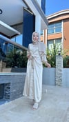 ÖNDEN BAĞLAMALI SATEN ELBİSE
