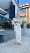 ÖNDEN BAĞLAMALI SATEN ELBİSE