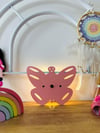 Kelebek Pilli Aplik Pembe Ahşap