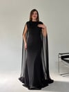 Siyah Bel Volanlı Uzun Pelerin Elbise ELBİSE - Taksim Butik