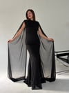 Siyah Bel Volanlı Uzun Pelerin Elbise ELBİSE - Taksim Butik