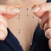 Gümüş Çift Zincirli Top Detaylı Kadın Küpe
