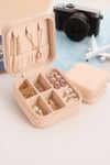 Mini Takı Kutusu Seyahat Tipi Mücevher Çantası Kolye Yüzük Küpe Organizer Takı Düzenleyici ( Beyaz+ Pembe 1'er Adet Gönderilir )