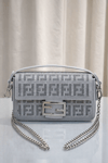 👜 Fendi Taş İşlemeli Omuz & Çapraz Çanta – Açık Gri