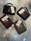 👜 Yves Saint Laurent Kapitone El & Omuz Çantası – Siyah