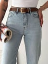 Kesik Paça Yüksek Bel Kemerli Denim-Buz Kar