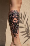 Mistik Taçlı Aslan ve Lotus Çiçeği Detaylı Sanatsal Tattoo - Yarı Kalıcı / 1 Ay Kalıcı