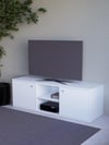 Detamob Beyaz Tv Ünitesi, 2 Kapaklı Raflı Tv Sehpası - 138cm MDF