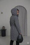 Kadın Kapüşonlu Balık Sırtı Desenli Astarlı Belden Bağlamalı Oversize Kaşe Kaban D99852