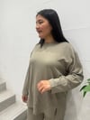 BEYAZ DİKİŞLİ EŞOFMAN TAKIMI